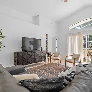  Villa Stunning 4-bedroom W/ Pool - Close To Parks And Gulf Courses!